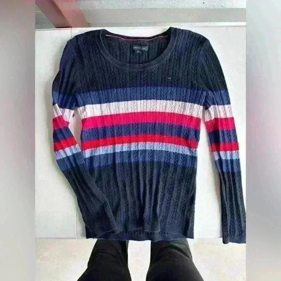 Tommy Hilfiger sweater - Picture 1 of 3